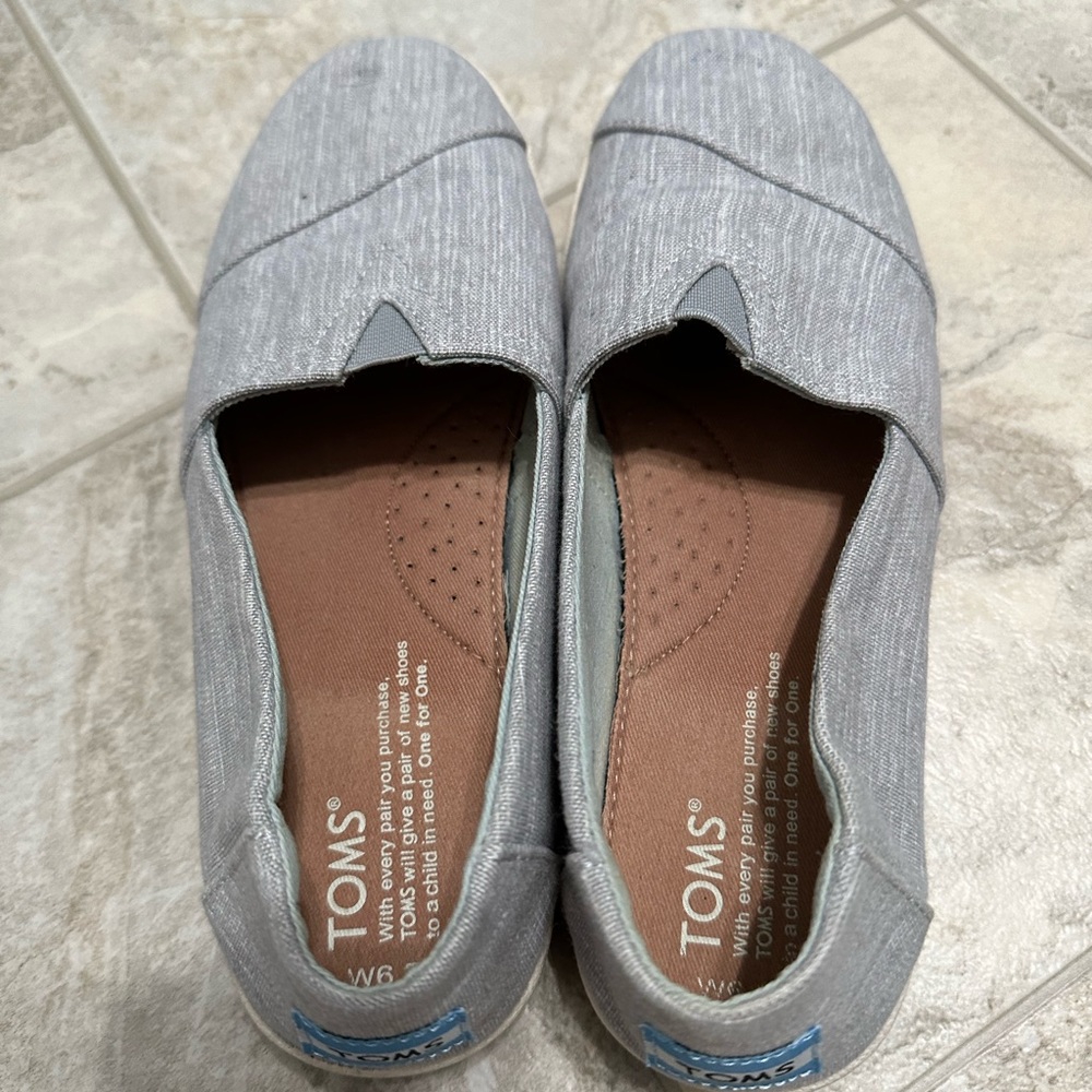 Toms slip ons